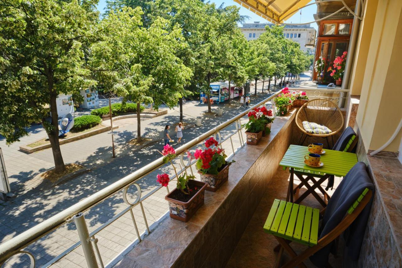 Luxury Nevena Apartment - Bogoridi Super Centre Burgas Stad Buitenkant foto